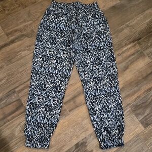 XS/S Walter Baker Black, Blue, & White Animal Print Elastic Waist Dressy Joggers